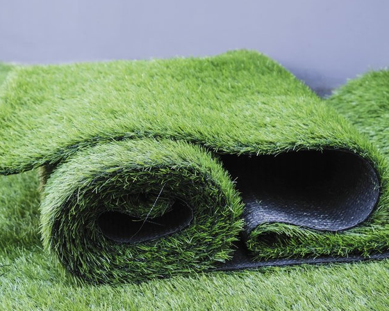 artificial grass cost dependent on quality and size