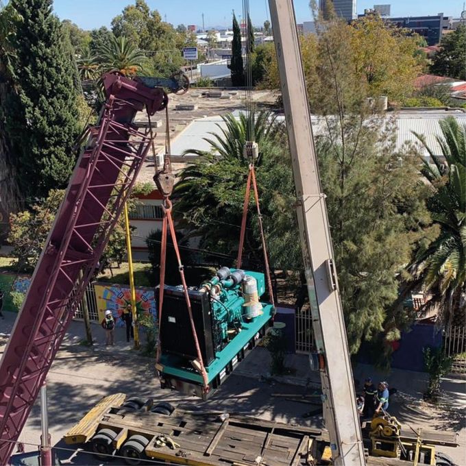 ESTRUCTURAS Y GRUAS KING