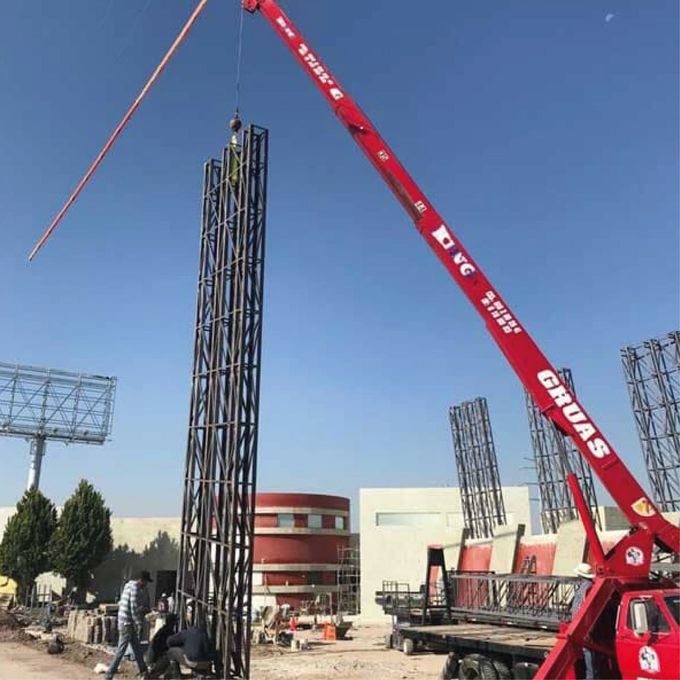 ESTRUCTURAS Y GRUAS KING