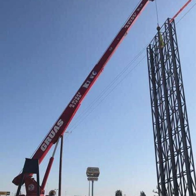 ESTRUCTURAS Y GRUAS KING