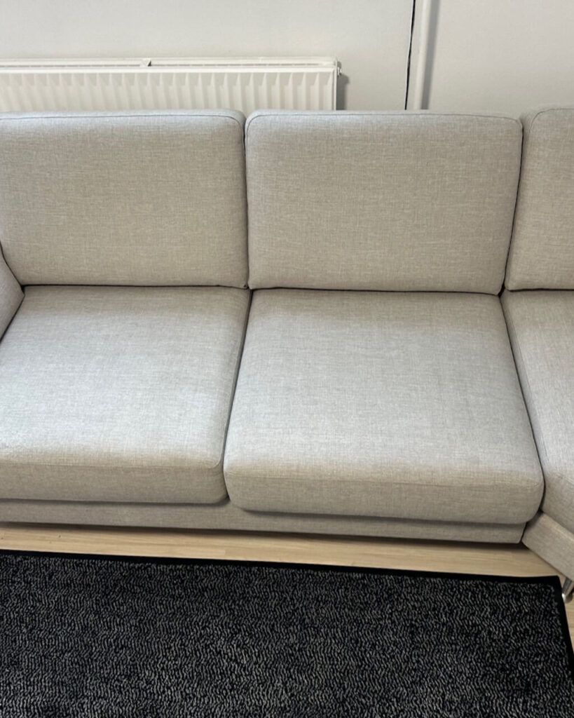 efter billede af grå sofa hos privat kunde