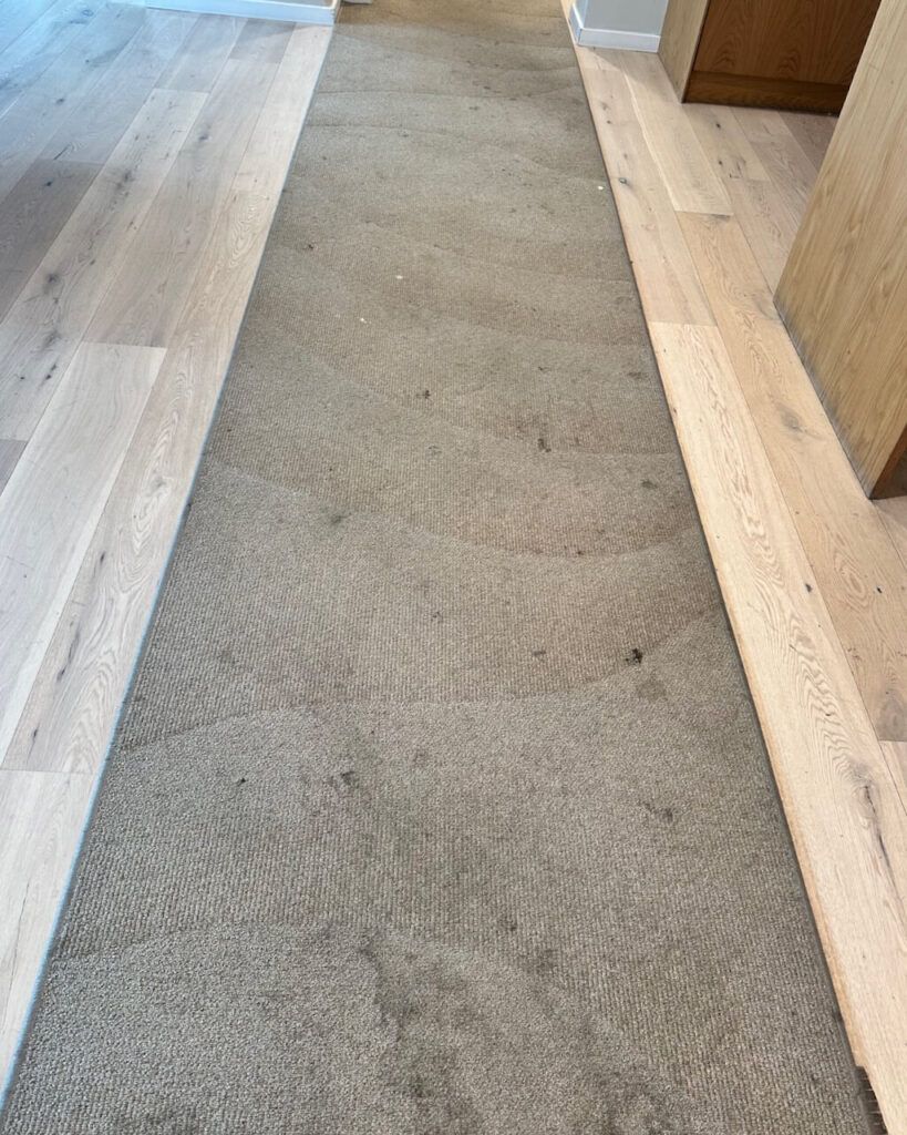 før billede af løber tæppe hos kunde