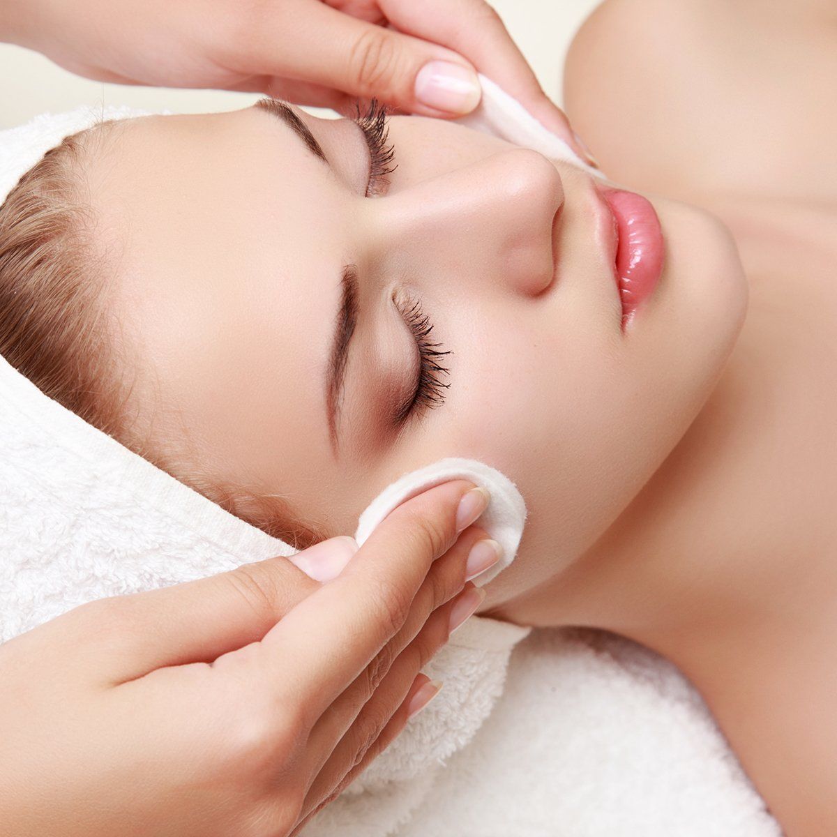 Toning to hydrate the skin from Beautiful home salon