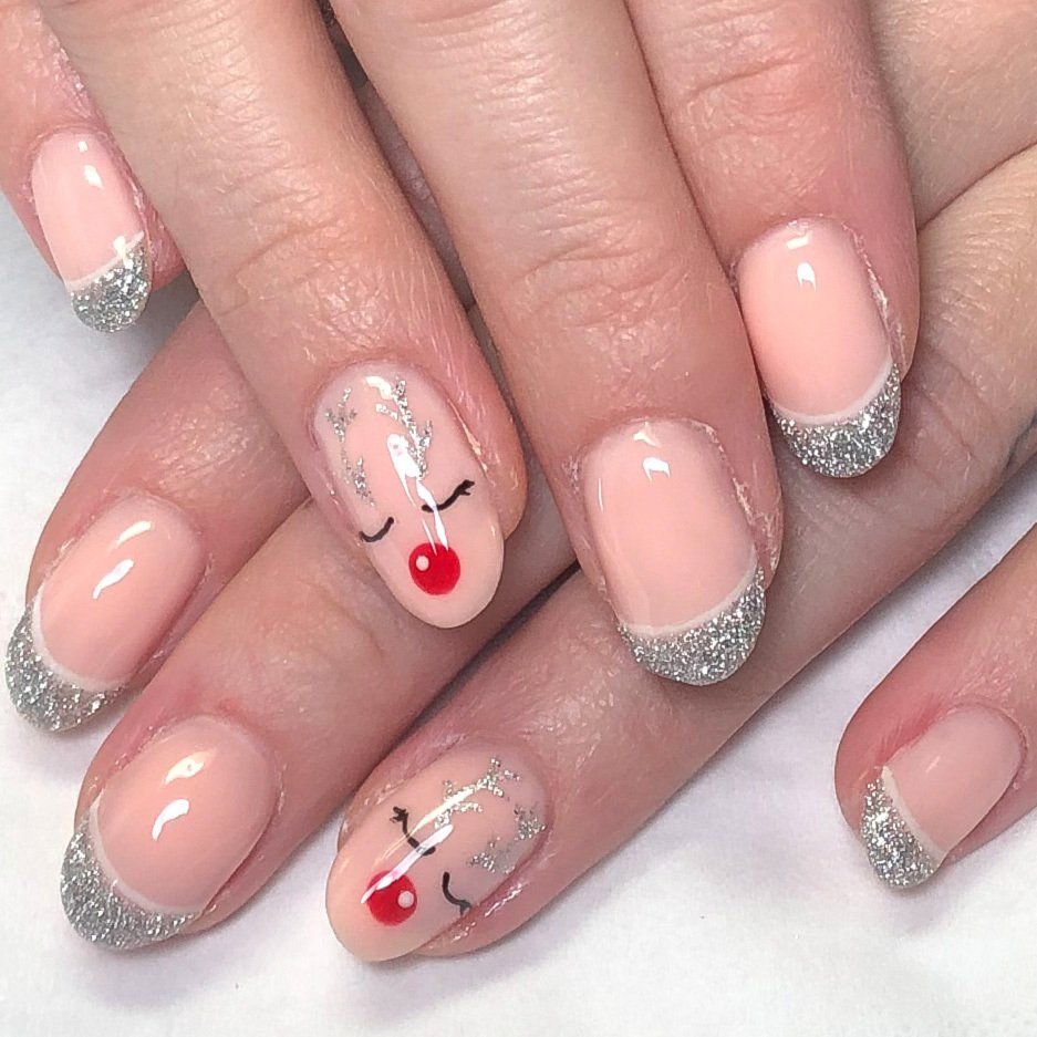 Christmas themed gel manicure