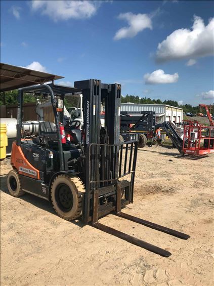 2015 Doosan G25E-5 Warehouse Forklift