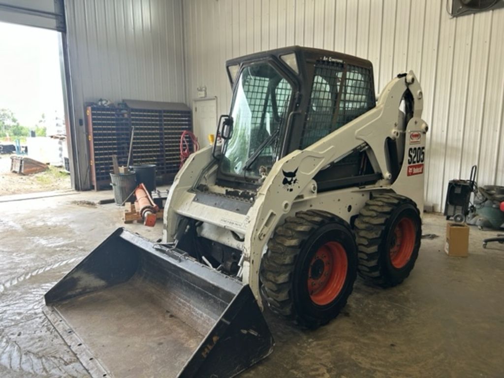 RENTAL: 2008 Bobcat s205
