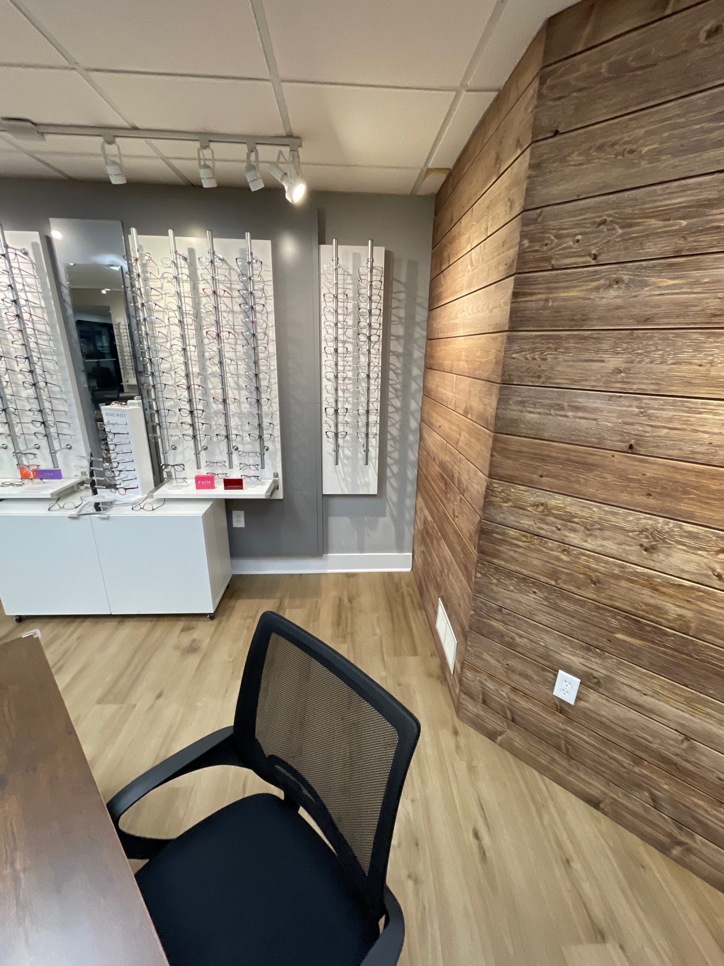 Recent commercial project | Eyeglass store