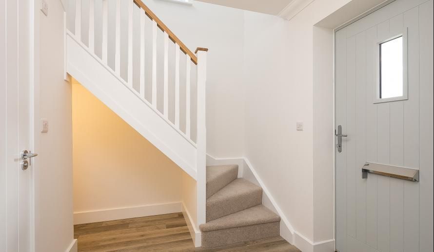 bespoke traditional staircase 1