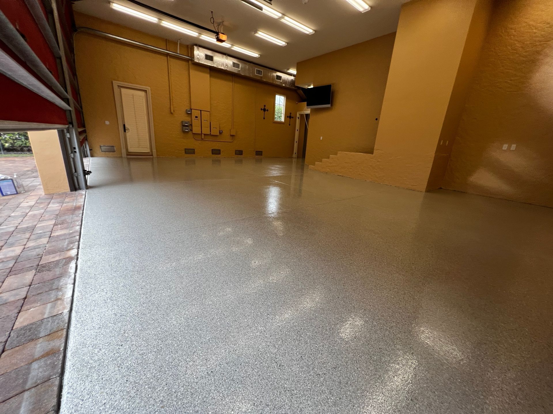 Epoxy floor for garage 