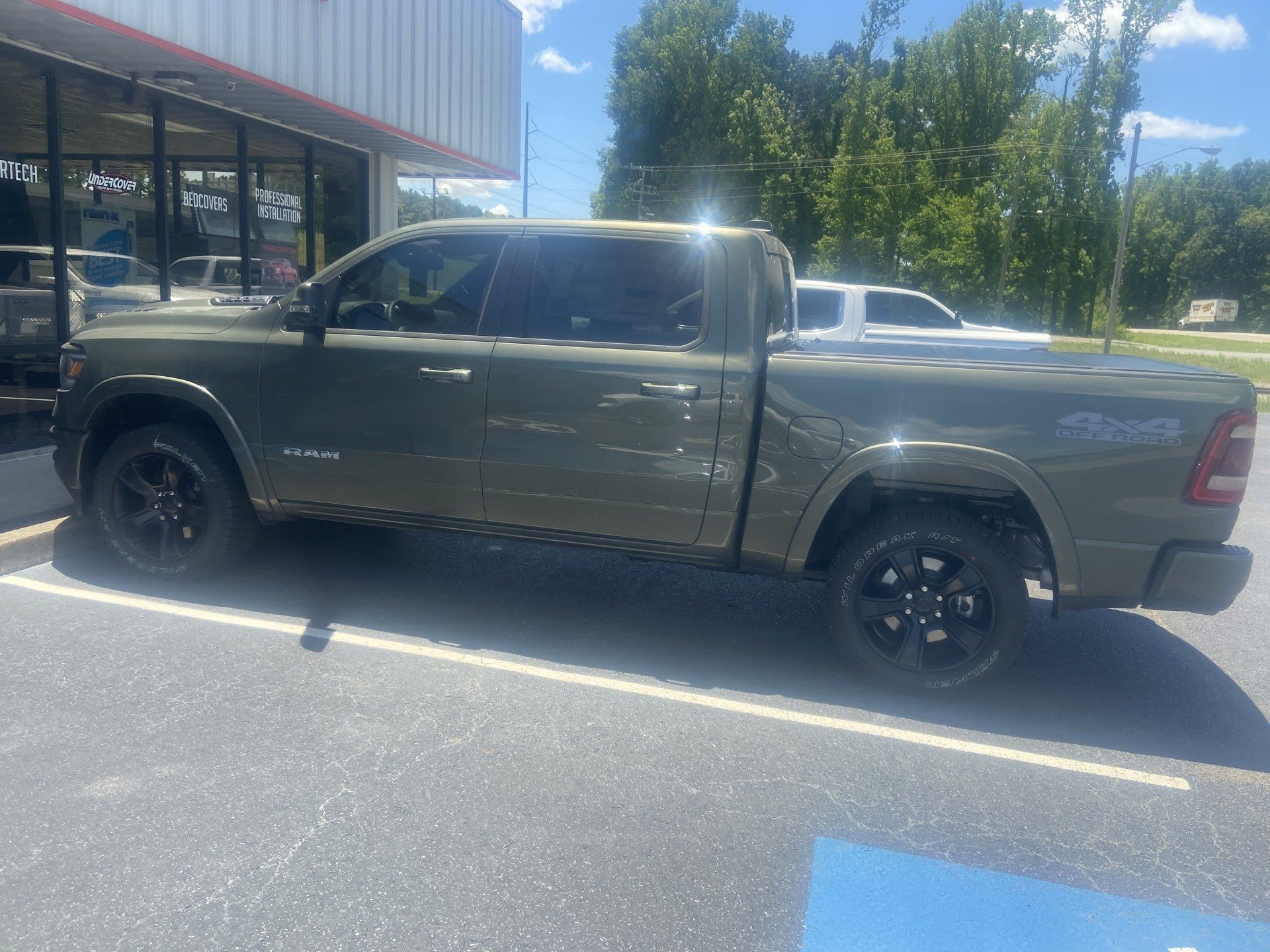undercover bed cover installed on 2020 ram