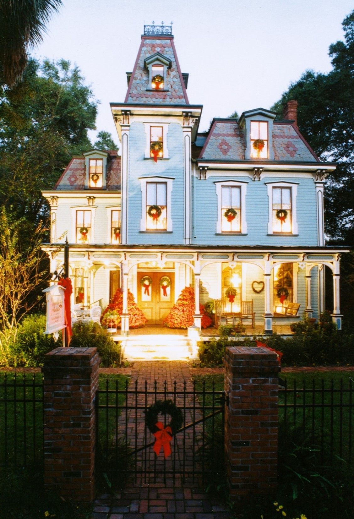 bed and breakfast decorated for Christmas