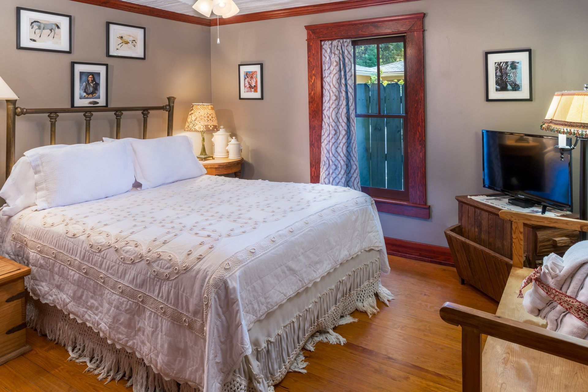 Cinnamon Bedroom suite at Magnolia Plantation B&B