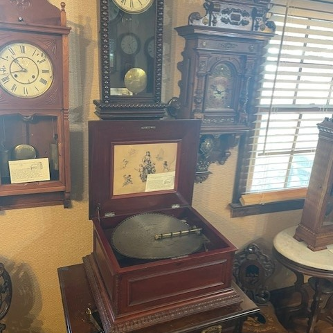 Regina Table Top Music Box — Waxhaw, NC — Antique Clock Shop