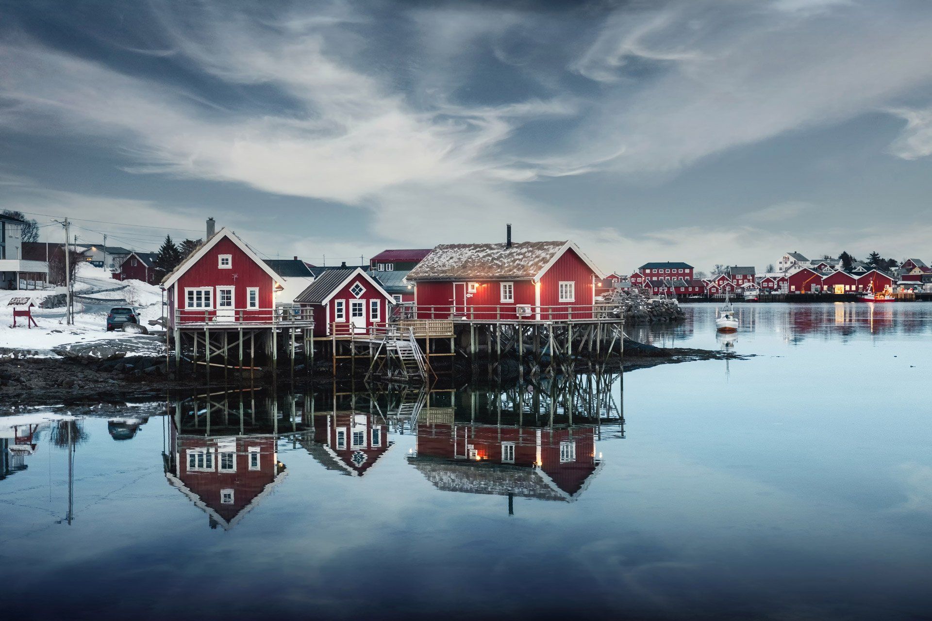 utedel av varmepumpe på hus i Lofoten