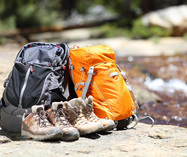 Essential materials for hiking - Walkaholic Mobile App