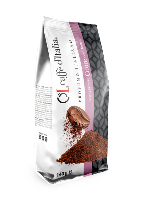 Sacchetto di caffè bianco e rosa con l'etichetta "Caffè Macinato" e chicchi di caffè tostati sul davanti.