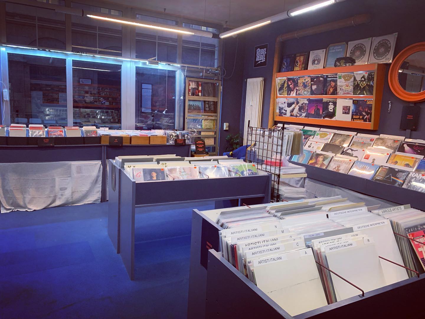 negozio di dischi per pulitura dischi