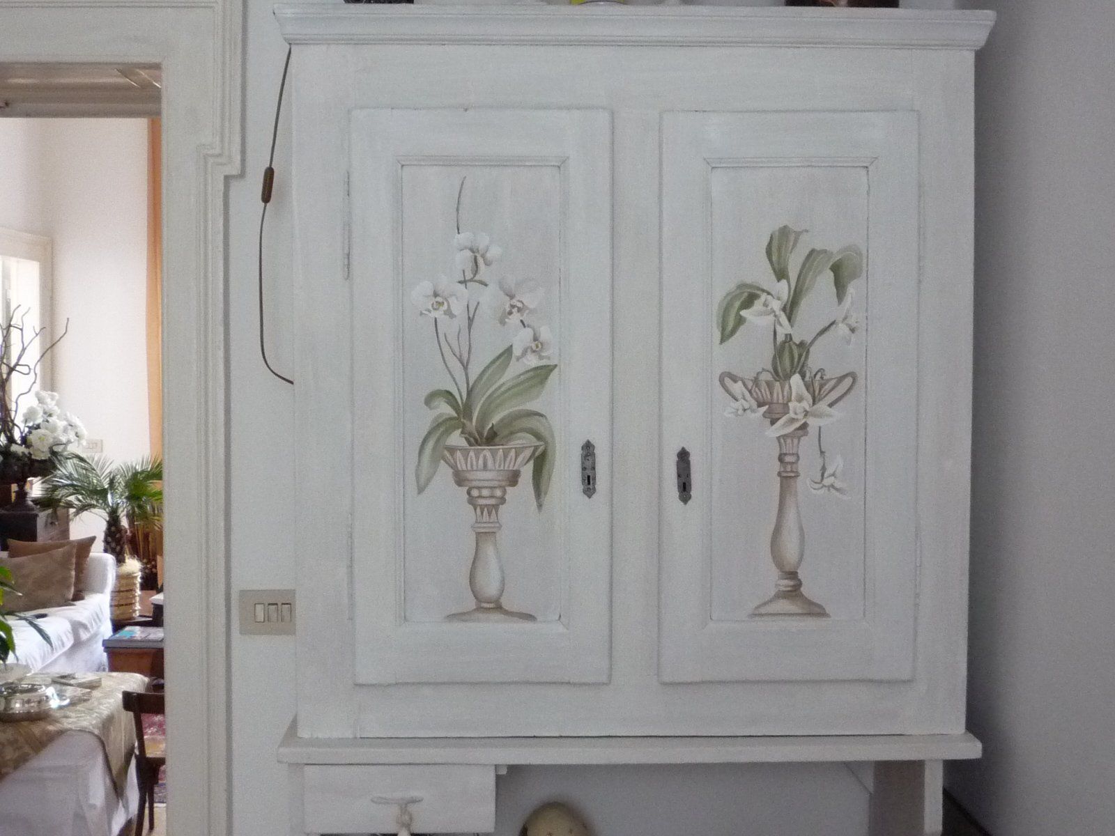 animali, cani, gatti, cavalli,  quadri, ritratti, dipinti, su misura, animali vestiti, oggetti, arredi, uova dipeinte, piatti, decorazioni, trompe, fiori, stencil, decoupage, carta, colla, matita, pennello, olio su tela , riviste, pubblicazioni, eventi, Marina Rigolone, artista, pittrice, decoratrice,