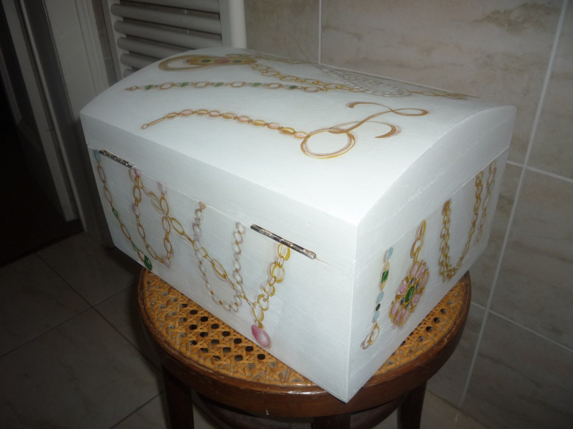 animali, cani, gatti, cavalli,  quadri, ritratti, dipinti, su misura, animali vestiti, oggetti, arredi, uova dipeinte, piatti, decorazioni, trompe, fiori, stencil, decoupage, carta, colla, matita, pennello, olio su tela , riviste, pubblicazioni, eventi, Marina Rigolone, artista, pittrice, decoratrice,