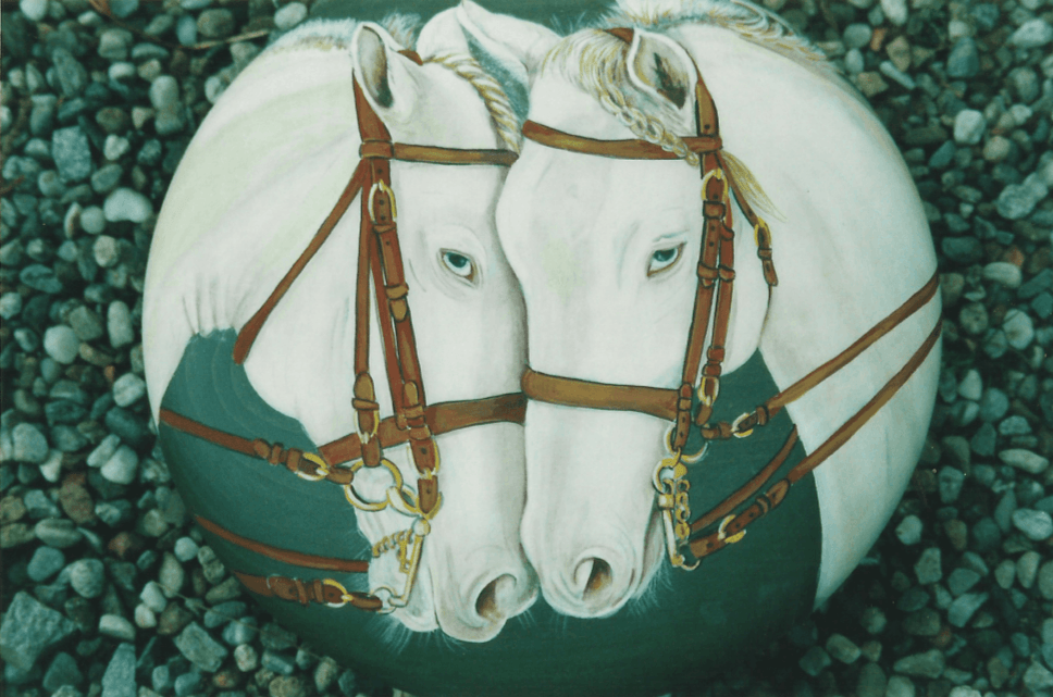 animali, cani, gatti, cavalli, quadri, ritratti, dipinti, su misura, animali vestiti, oggetti, arredi, uova dipeinte, piatti, decorazioni, trompe, fiori, stencil, decoupage, carta, colla, matita, pennello, olio su tela , riviste, pubblicazioni, eventi, Marina Rigolone, artista, pittrice, decoratrice,