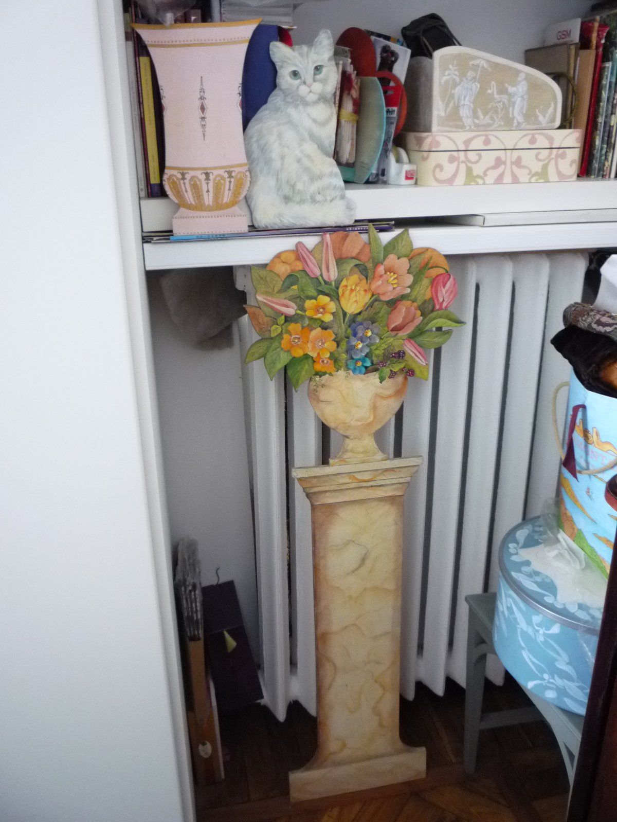 animali, cani, gatti, cavalli,  quadri, ritratti, dipinti, su misura, animali vestiti, oggetti, arredi, uova dipeinte, piatti, decorazioni, trompe, fiori, stencil, decoupage, carta, colla, matita, pennello, olio su tela , riviste, pubblicazioni, eventi, Marina Rigolone, artista, pittrice, decoratrice,