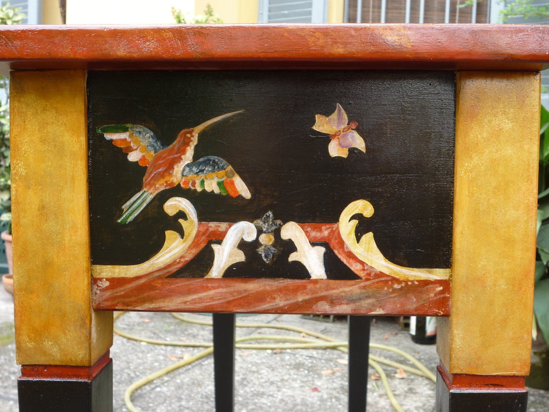 animali, cani, gatti, cavalli,  quadri, ritratti, dipinti, su misura, animali vestiti, oggetti, arredi, uova dipeinte, piatti, decorazioni, trompe, fiori, stencil, decoupage, carta, colla, matita, pennello, olio su tela , riviste, pubblicazioni, eventi, Marina Rigolone, artista, pittrice, decoratrice,