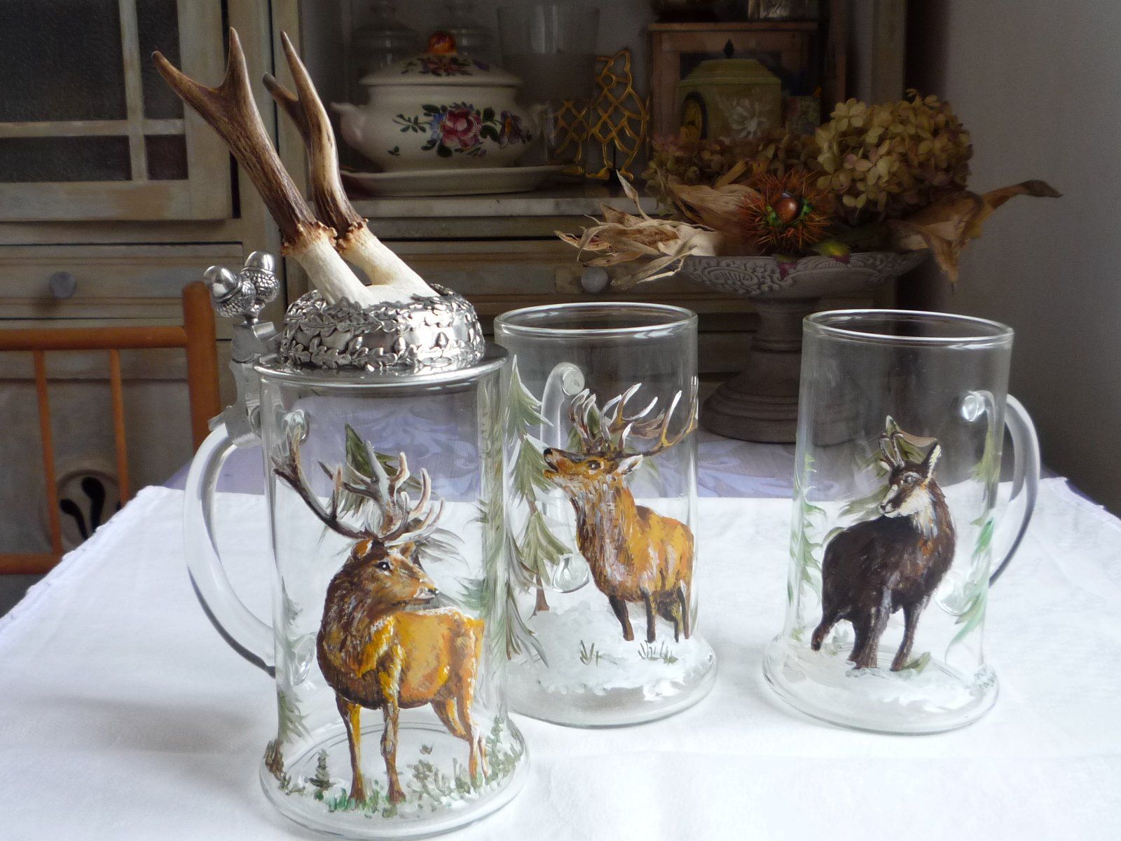 animali, cani, gatti, cavalli,  quadri, ritratti, dipinti, su misura, animali vestiti, oggetti, arredi, uova dipeinte, piatti, decorazioni, trompe, fiori, stencil, decoupage, carta, colla, matita, pennello, olio su tela , riviste, pubblicazioni, eventi, Marina Rigolone, artista, pittrice, decoratrice,