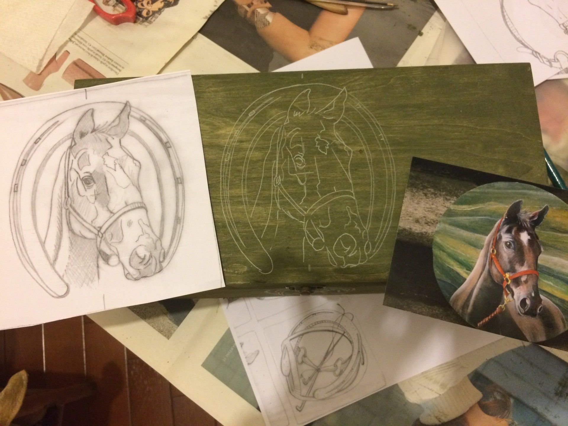 animali, cani, gatti, cavalli,  quadri, ritratti, dipinti, su misura, animali vestiti, oggetti, arredi, uova dipeinte, piatti, decorazioni, trompe, fiori, stencil, decoupage, carta, colla, matita, pennello, olio su tela , riviste, pubblicazioni, eventi, Marina Rigolone, artista, pittrice, decoratrice,