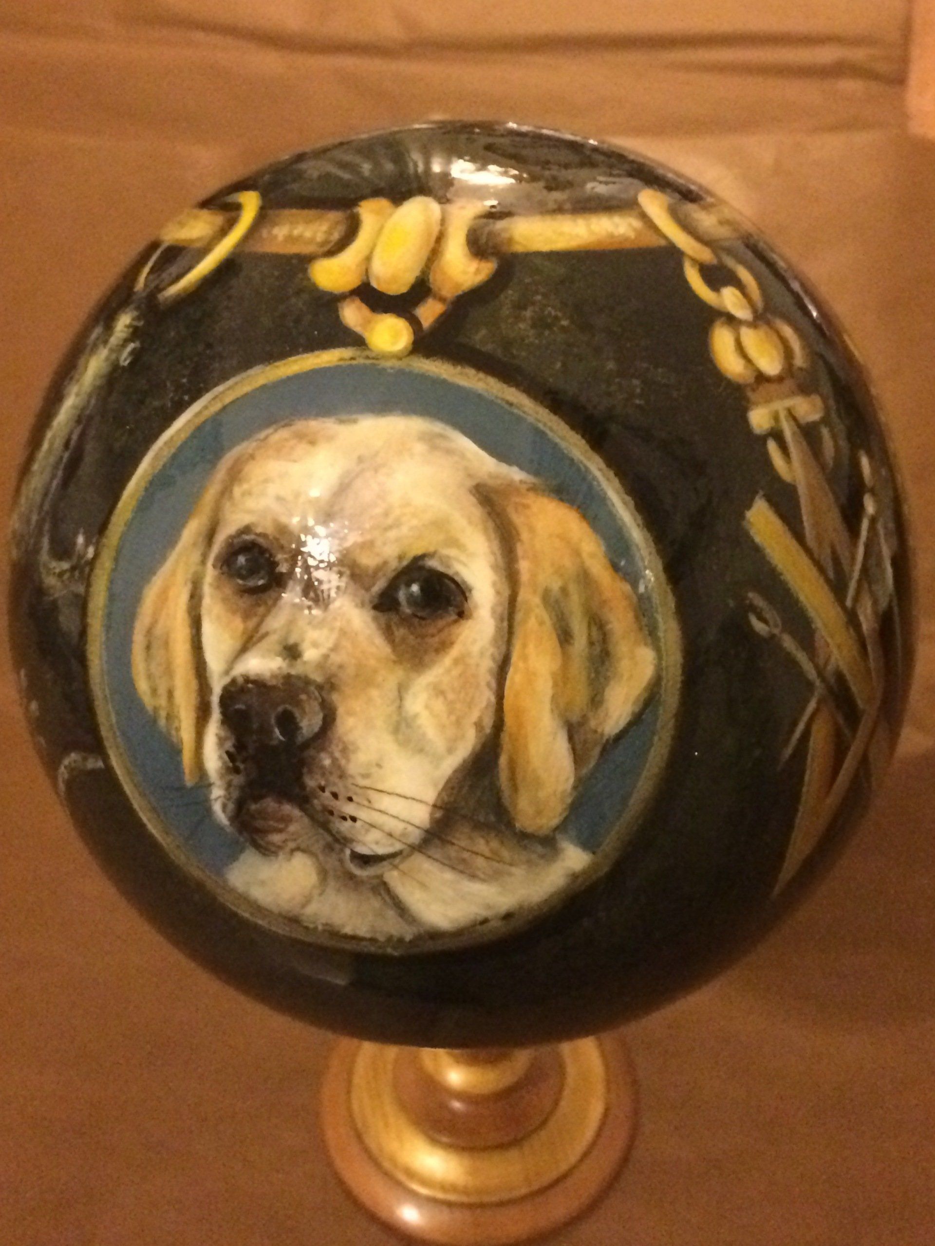 animali, cani, gatti, cavalli,  quadri, ritratti, dipinti, su misura, animali vestiti, oggetti, arredi, uova dipeinte, piatti, decorazioni, trompe, fiori, stencil, decoupage, carta, colla, matita, pennello, olio su tela , riviste, pubblicazioni, eventi, Marina Rigolone, artista, pittrice, decoratrice,