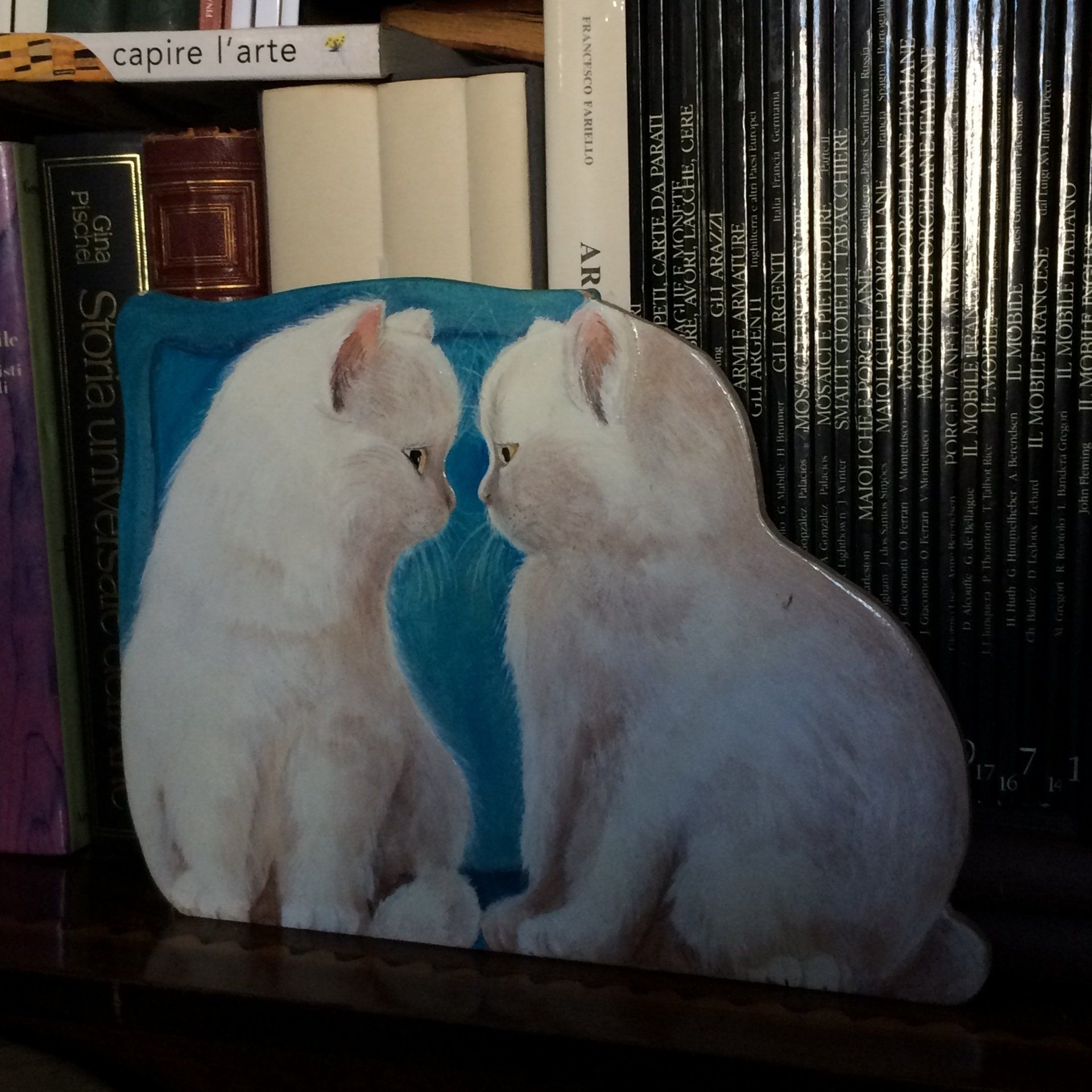 animali, cani, gatti, cavalli,  quadri, ritratti, dipinti, su misura, animali vestiti, oggetti, arredi, uova dipeinte, piatti, decorazioni, trompe, fiori, stencil, decoupage, carta, colla, matita, pennello, olio su tela , riviste, pubblicazioni, eventi, Marina Rigolone, artista, pittrice, decoratrice,