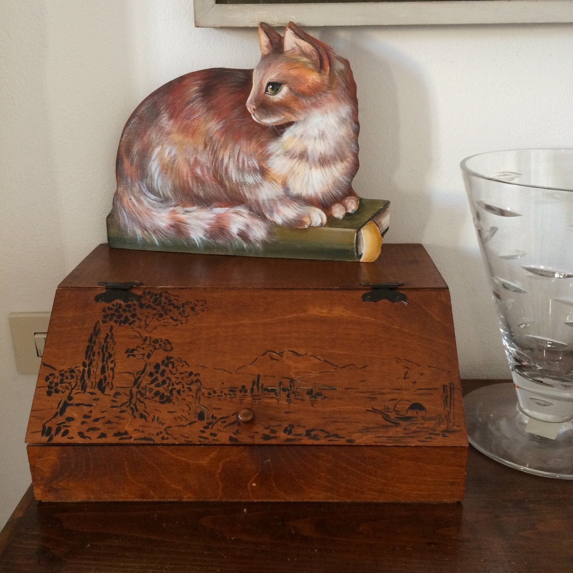 animali, cani, gatti, cavalli,  quadri, ritratti, dipinti, su misura, animali vestiti, oggetti, arredi, uova dipeinte, piatti, decorazioni, trompe, fiori, stencil, decoupage, carta, colla, matita, pennello, olio su tela , riviste, pubblicazioni, eventi, Marina Rigolone, artista, pittrice, decoratrice,