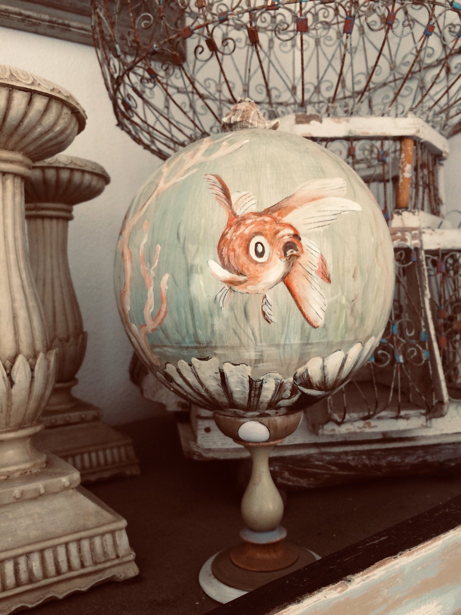 animali, cani, gatti, cavalli, quadri, ritratti, dipinti, su misura, animali vestiti, oggetti, arredi, uova dipeinte, piatti, decorazioni, trompe, fiori, stencil, decoupage, carta, colla, matita, pennello, olio su tela , riviste, pubblicazioni, eventi, Marina Rigolone, artista, pittrice, decoratrice,