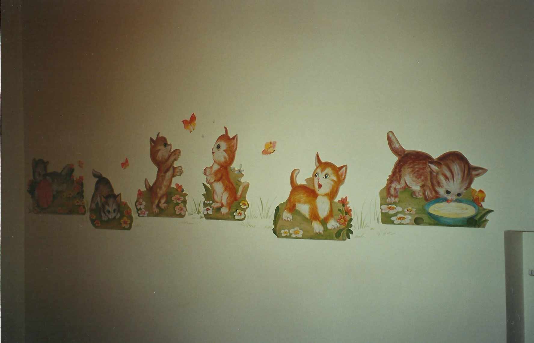 animali, cani, gatti, cavalli, quadri, ritratti, dipinti, su misura, animali vestiti, oggetti, arredi, uova dipeinte, piatti, decorazioni, trompe, fiori, stencil, decoupage, carta, colla, matita, pennello, olio su tela , riviste, pubblicazioni, eventi, Marina Rigolone, artista, pittrice, decoratrice,