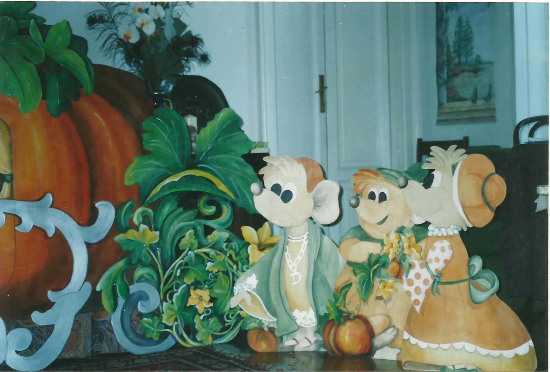 animali, cani, gatti, cavalli, quadri, ritratti, dipinti, su misura, animali vestiti, oggetti, arredi, uova dipeinte, piatti, decorazioni, trompe, fiori, stencil, decoupage, carta, colla, matita, pennello, olio su tela , riviste, pubblicazioni, eventi, Marina Rigolone, artista, pittrice, decoratrice,