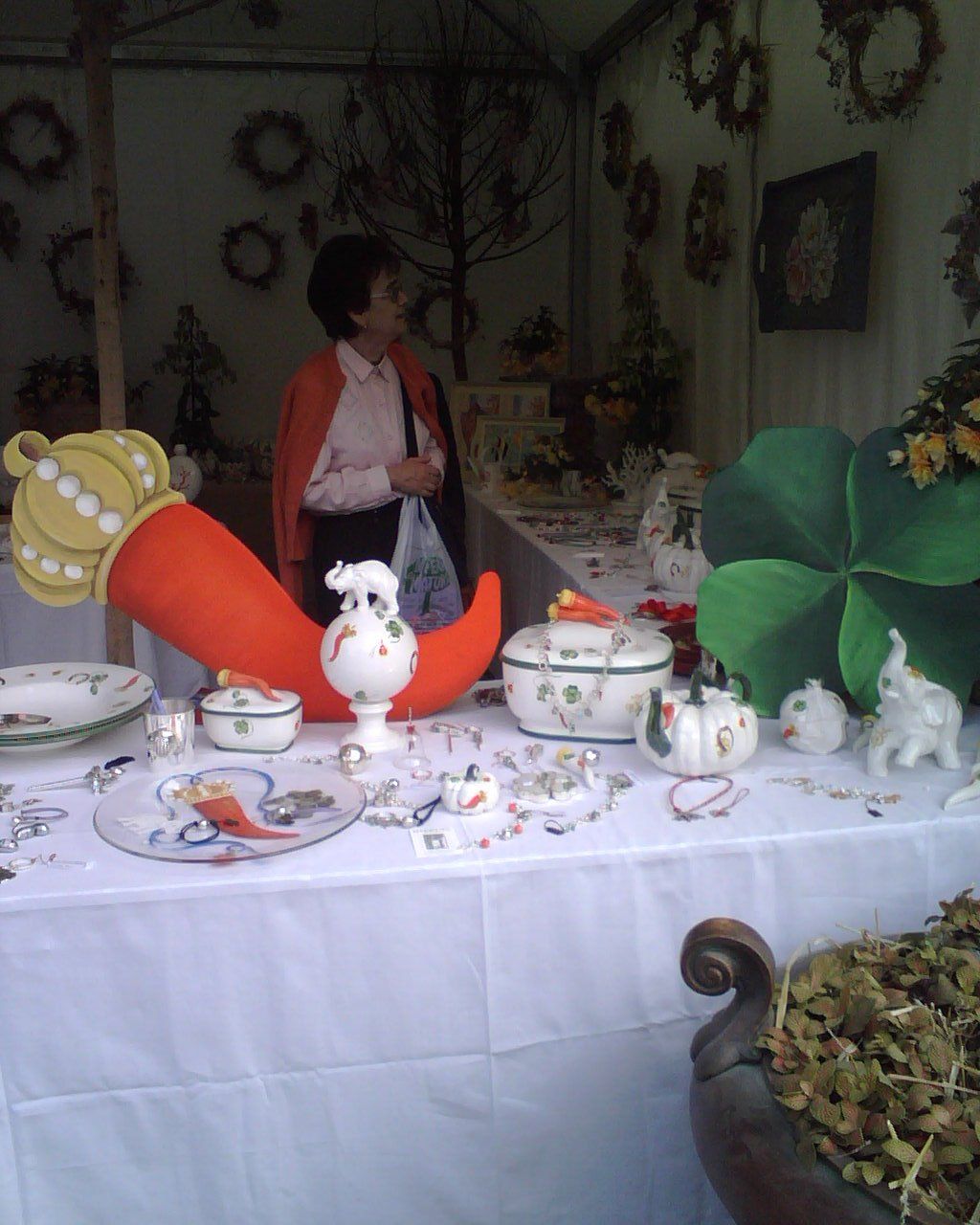 animali, cani, gatti, cavalli, quadri, ritratti, dipinti, su misura, animali vestiti, oggetti, arredi, uova dipeinte, piatti, decorazioni, trompe, fiori, stencil, decoupage, carta, colla, matita, pennello, olio su tela , riviste, pubblicazioni, eventi, Marina Rigolone, artista, pittrice, decoratrice,