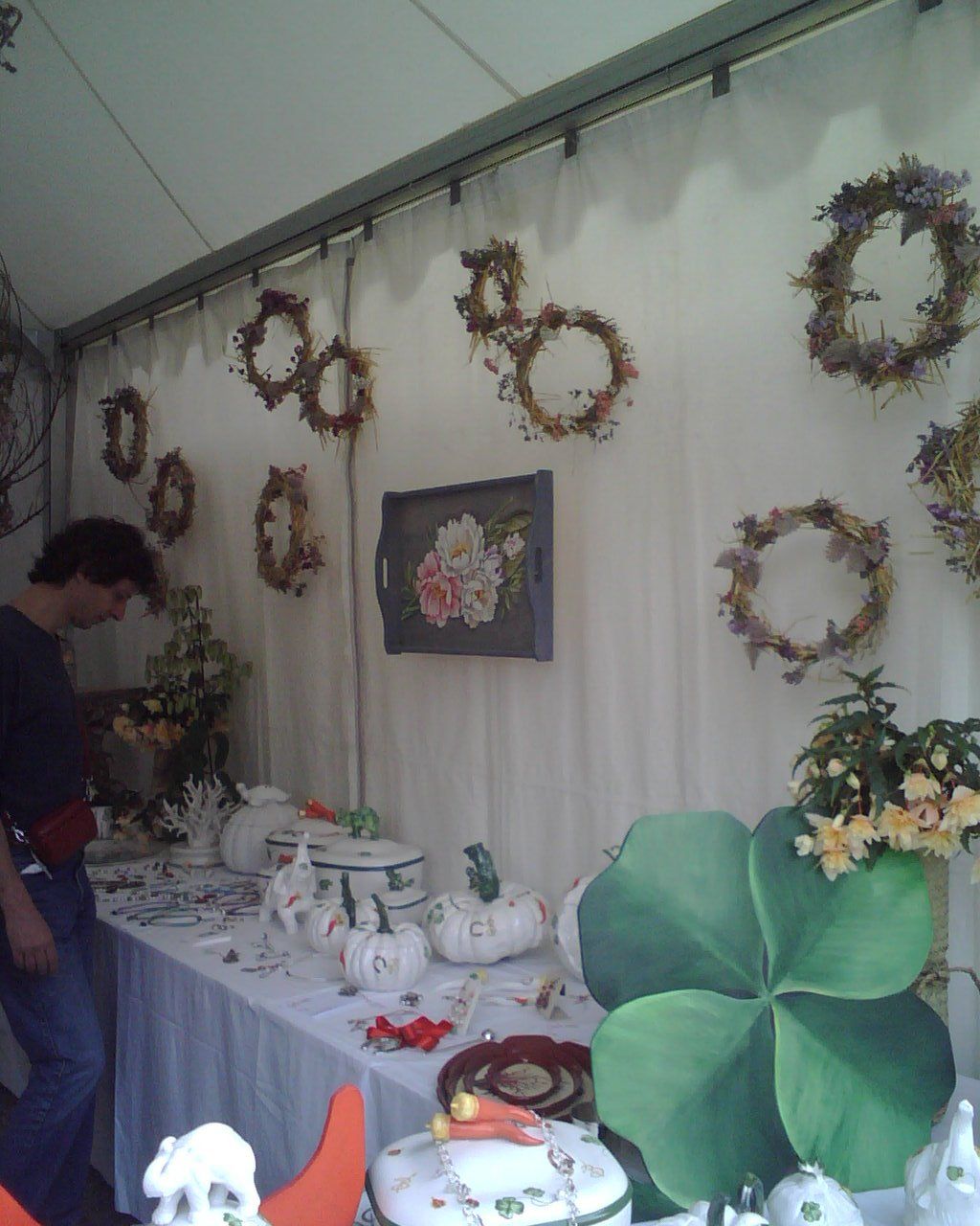 animali, cani, gatti, cavalli, quadri, ritratti, dipinti, su misura, animali vestiti, oggetti, arredi, uova dipeinte, piatti, decorazioni, trompe, fiori, stencil, decoupage, carta, colla, matita, pennello, olio su tela , riviste, pubblicazioni, eventi, Marina Rigolone, artista, pittrice, decoratrice,