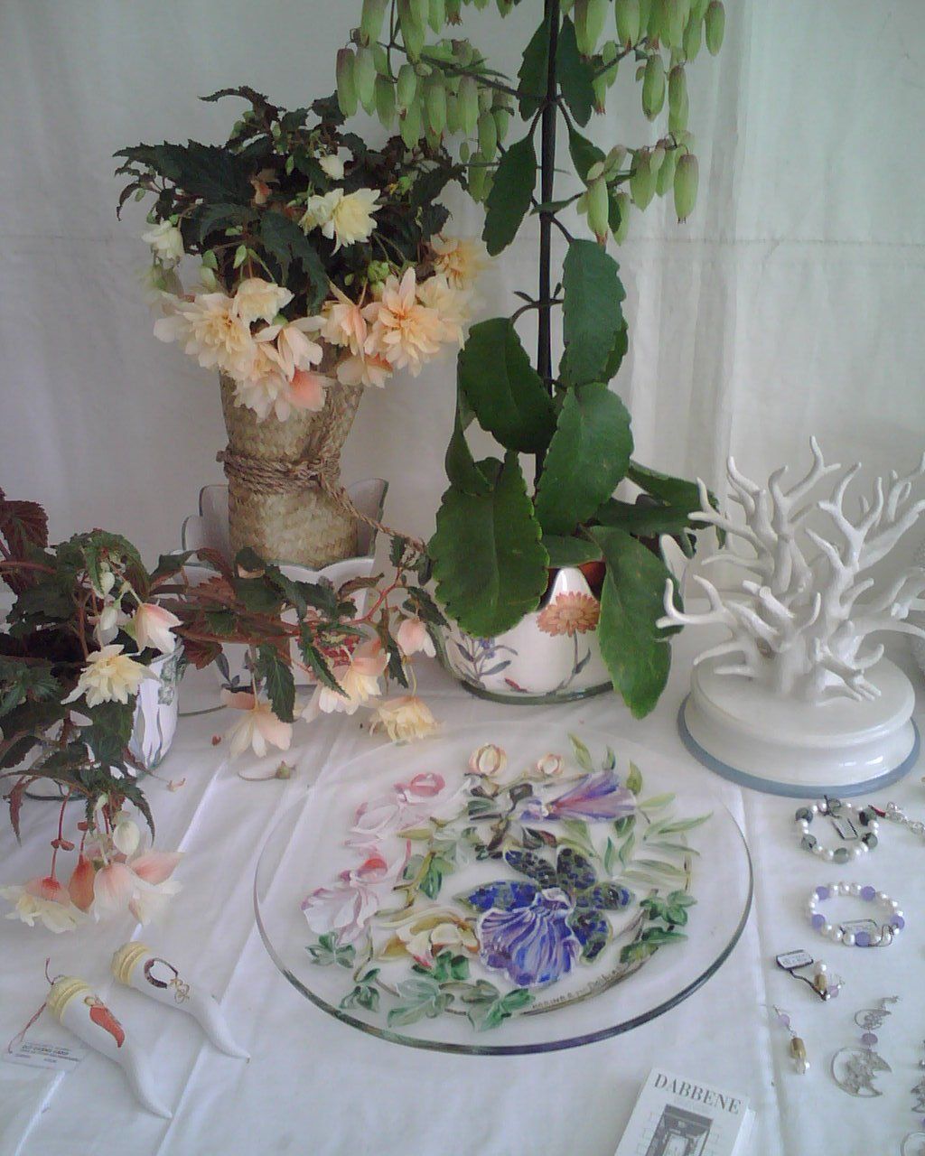 animali, cani, gatti, cavalli, quadri, ritratti, dipinti, su misura, animali vestiti, oggetti, arredi, uova dipeinte, piatti, decorazioni, trompe, fiori, stencil, decoupage, carta, colla, matita, pennello, olio su tela , riviste, pubblicazioni, eventi, Marina Rigolone, artista, pittrice, decoratrice,