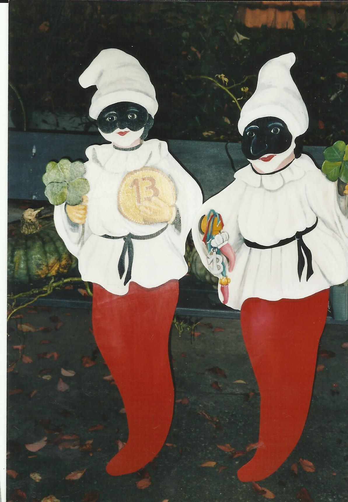 animali, cani, gatti, cavalli, quadri, ritratti, dipinti, su misura, animali vestiti, oggetti, arredi, uova dipeinte, piatti, decorazioni, trompe, fiori, stencil, decoupage, carta, colla, matita, pennello, olio su tela , riviste, pubblicazioni, eventi, Marina Rigolone, artista, pittrice, decoratrice,