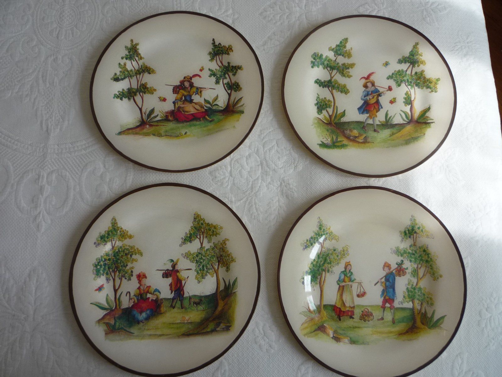 animali, cani, gatti, cavalli,  quadri, ritratti, dipinti, su misura, animali vestiti, oggetti, arredi, uova dipeinte, piatti, decorazioni, trompe, fiori, stencil, decoupage, carta, colla, matita, pennello, olio su tela , riviste, pubblicazioni, eventi, Marina Rigolone, artista, pittrice, decoratrice,