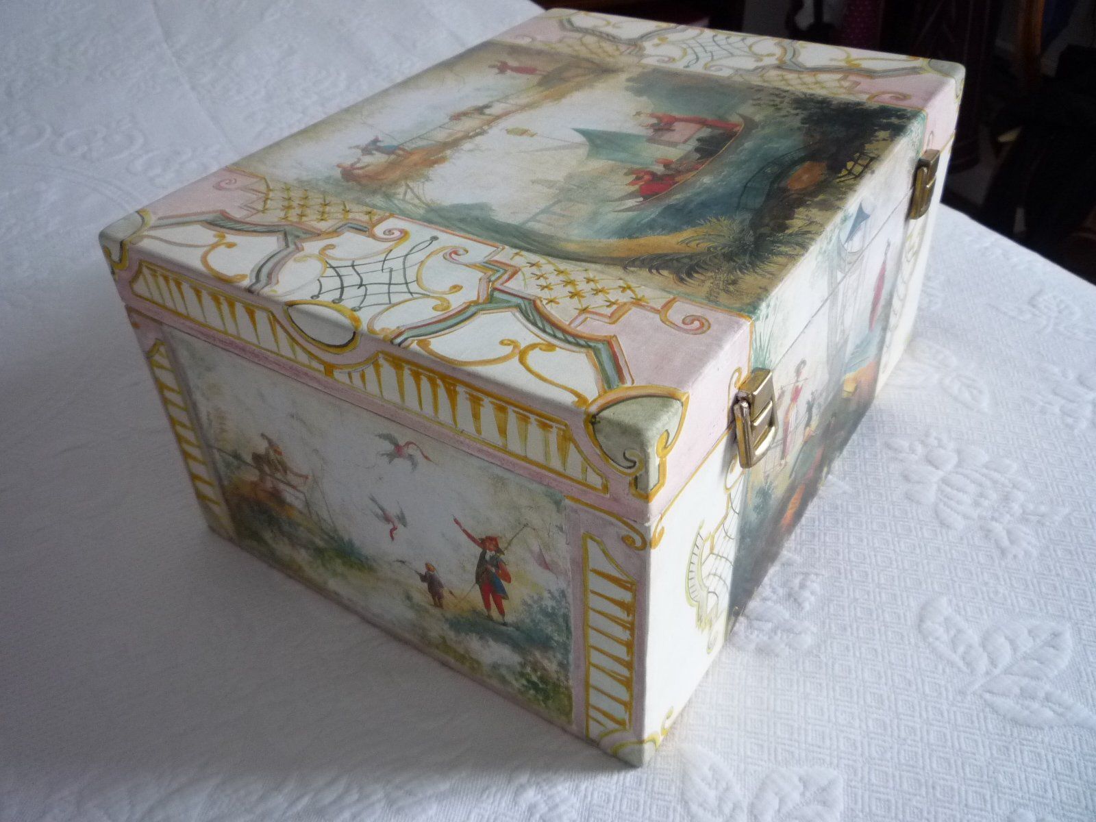 animali, cani, gatti, cavalli,  quadri, ritratti, dipinti, su misura, animali vestiti, oggetti, arredi, uova dipeinte, piatti, decorazioni, trompe, fiori, stencil, decoupage, carta, colla, matita, pennello, olio su tela , riviste, pubblicazioni, eventi, Marina Rigolone, artista, pittrice, decoratrice,