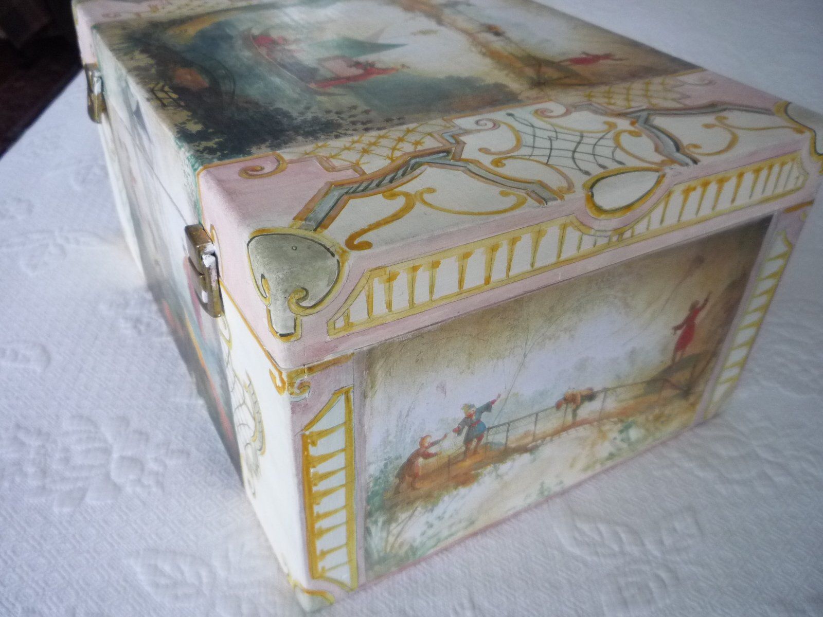 animali, cani, gatti, cavalli,  quadri, ritratti, dipinti, su misura, animali vestiti, oggetti, arredi, uova dipeinte, piatti, decorazioni, trompe, fiori, stencil, decoupage, carta, colla, matita, pennello, olio su tela , riviste, pubblicazioni, eventi, Marina Rigolone, artista, pittrice, decoratrice,