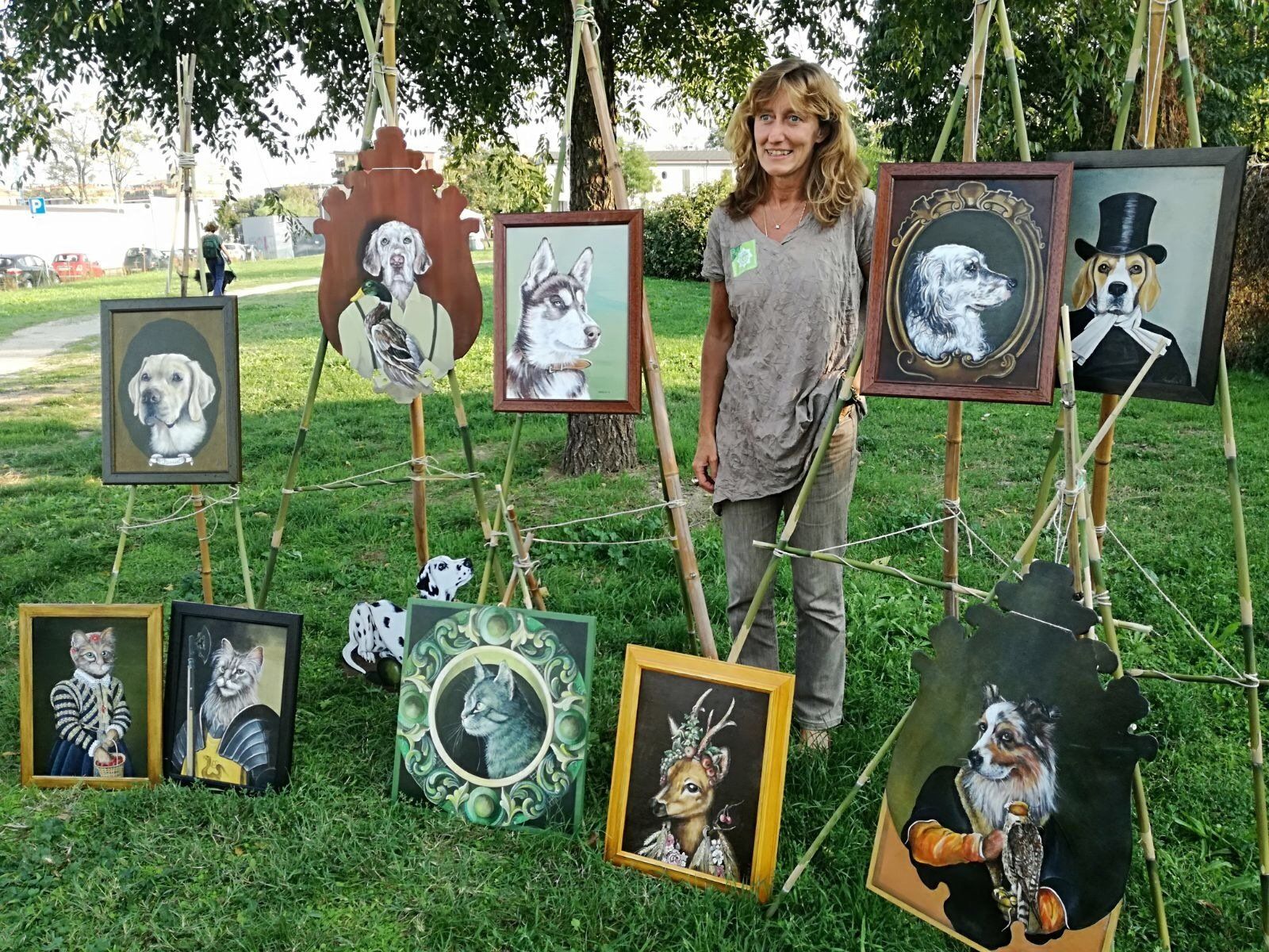 animali, cani, gatti, cavalli,  quadri, ritratti, dipinti, su misura, animali vestiti, oggetti, arredi, uova dipeinte, piatti, decorazioni, trompe, fiori, stencil, decoupage, carta, colla, matita, pennello, olio su tela , riviste, pubblicazioni, eventi, Marina Rigolone, artista, pittrice, decoratrice,