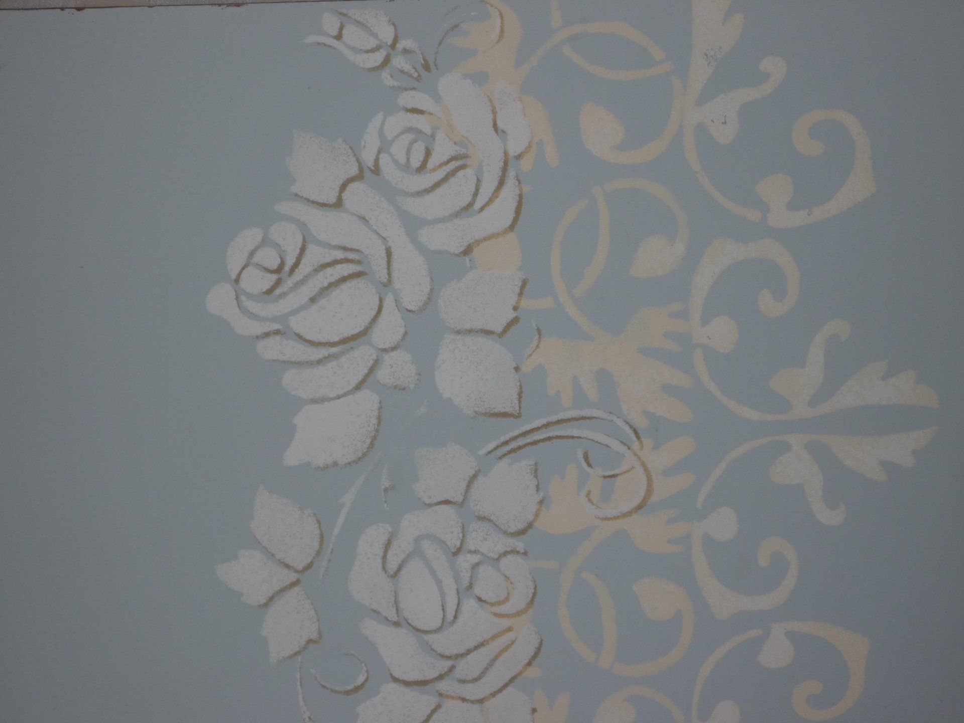 animali, cani, gatti, cavalli,  quadri, ritratti, dipinti, su misura, animali vestiti, oggetti, arredi, uova dipeinte, piatti, decorazioni, trompe, fiori, stencil, decoupage, carta, colla, matita, pennello, olio su tela , riviste, pubblicazioni, eventi, Marina Rigolone, artista, pittrice, decoratrice,