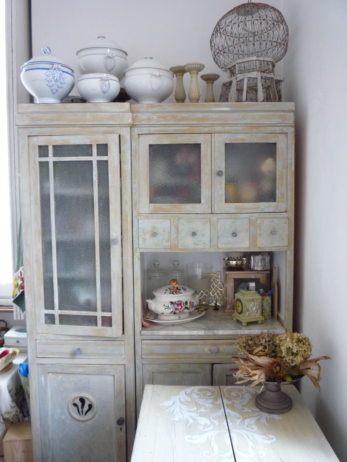 animali, cani, gatti, cavalli,  quadri, ritratti, dipinti, su misura, animali vestiti, oggetti, arredi, uova dipeinte, piatti, decorazioni, trompe, fiori, stencil, decoupage, carta, colla, matita, pennello, olio su tela , riviste, pubblicazioni, eventi, Marina Rigolone, artista, pittrice, decoratrice,