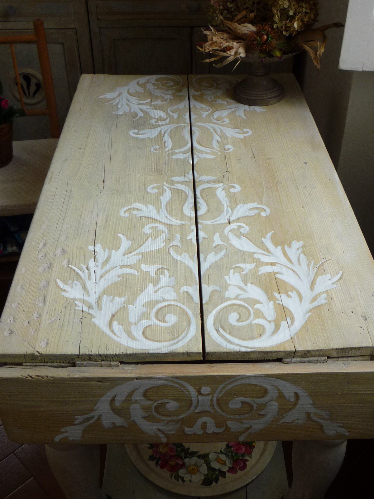 animali, cani, gatti, cavalli,  quadri, ritratti, dipinti, su misura, animali vestiti, oggetti, arredi, uova dipeinte, piatti, decorazioni, trompe, fiori, stencil, decoupage, carta, colla, matita, pennello, olio su tela , riviste, pubblicazioni, eventi, Marina Rigolone, artista, pittrice, decoratrice,