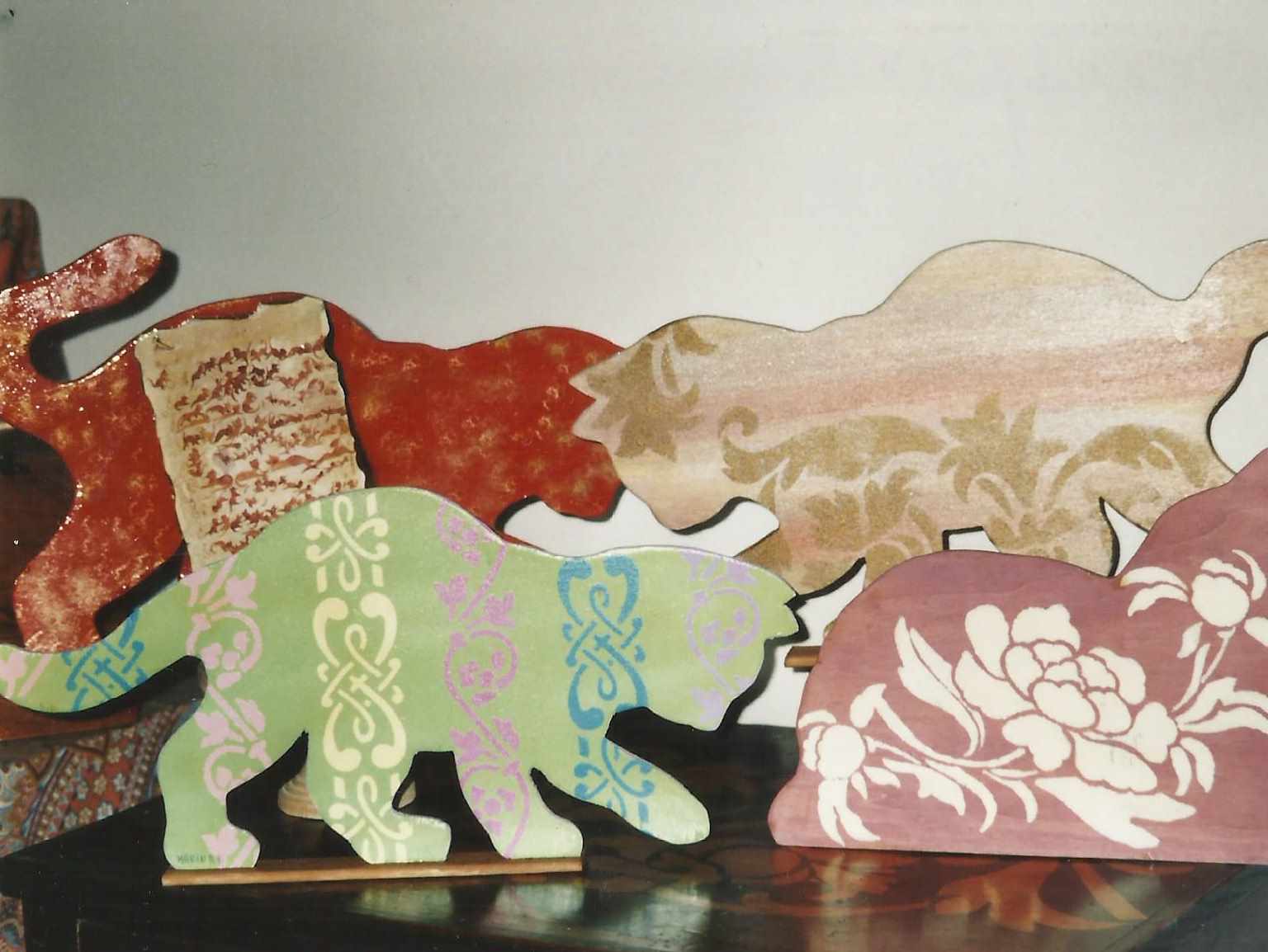 animali, cani, gatti, cavalli, quadri, ritratti, dipinti, su misura, animali vestiti, oggetti, arredi, uova dipeinte, piatti, decorazioni, trompe, fiori, stencil, decoupage, carta, colla, matita, pennello, olio su tela , riviste, pubblicazioni, eventi, Marina Rigolone, artista, pittrice, decoratrice,