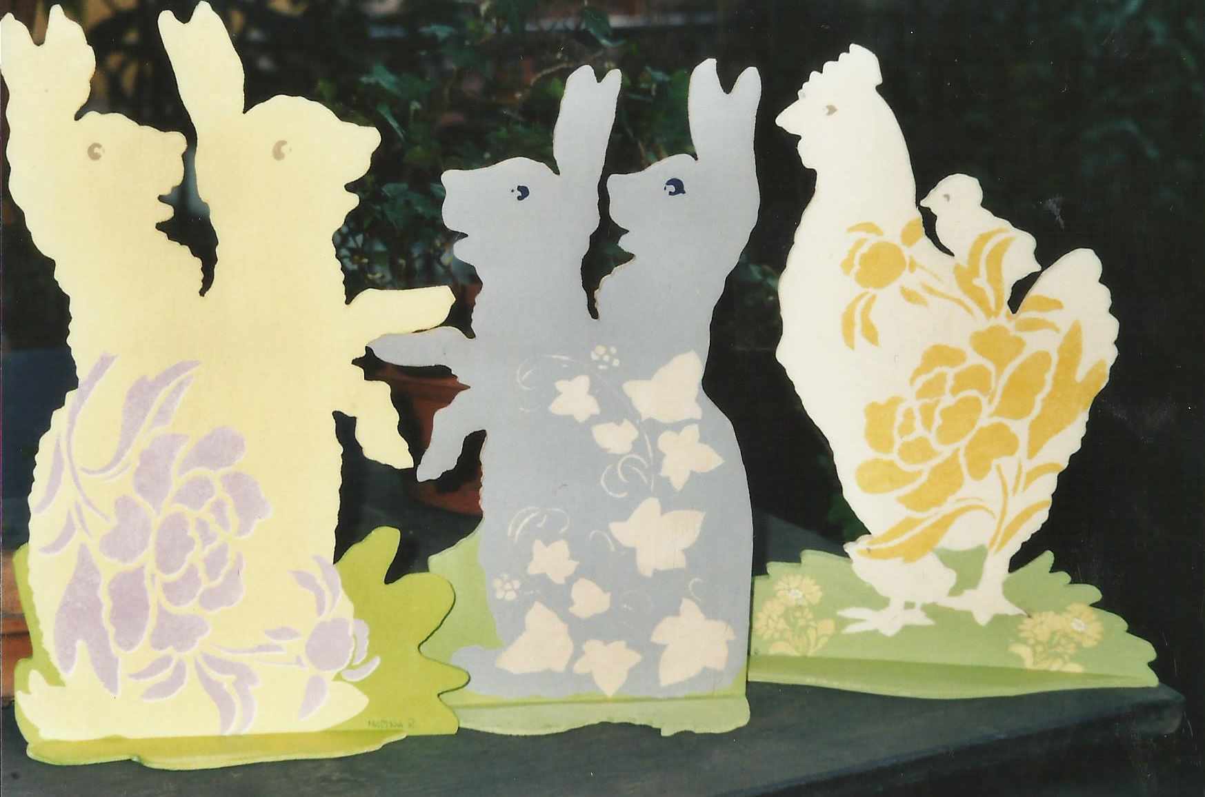 animali, cani, gatti, cavalli, quadri, ritratti, dipinti, su misura, animali vestiti, oggetti, arredi, uova dipeinte, piatti, decorazioni, trompe, fiori, stencil, decoupage, carta, colla, matita, pennello, olio su tela , riviste, pubblicazioni, eventi, Marina Rigolone, artista, pittrice, decoratrice,