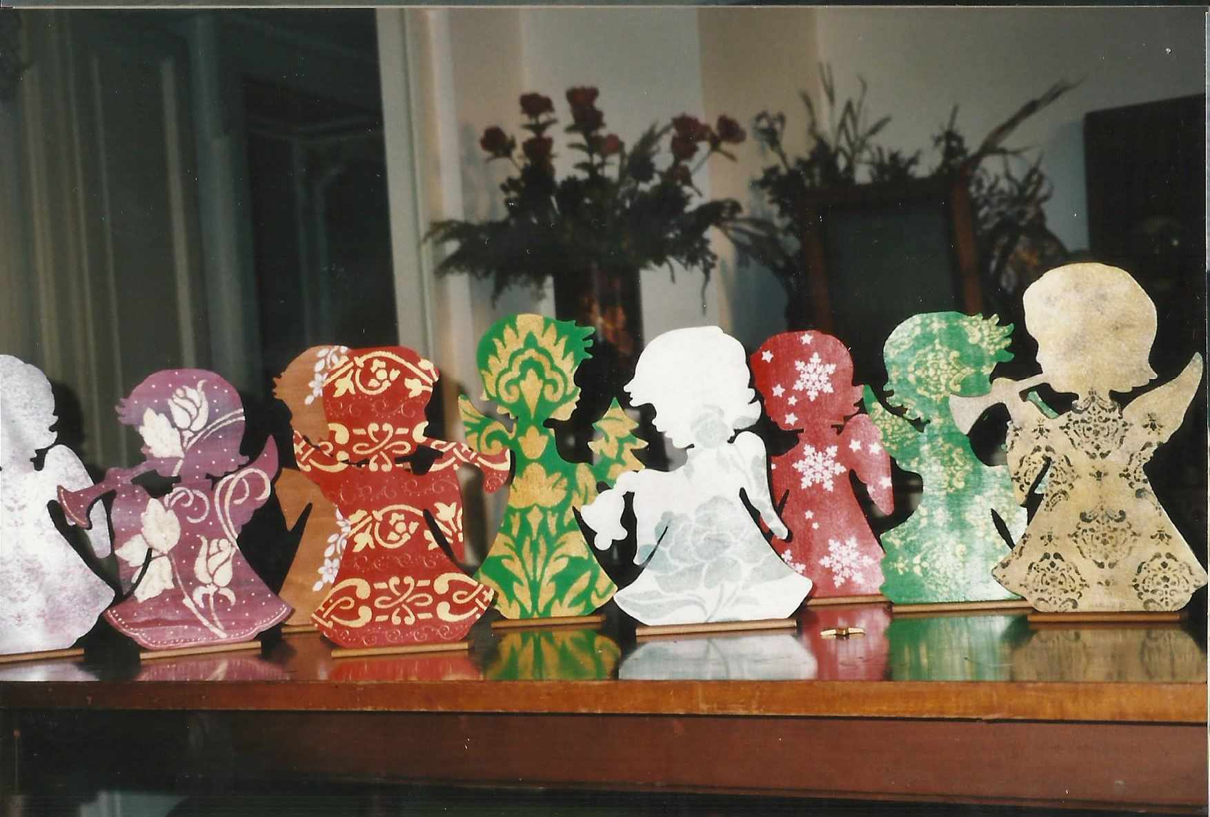 animali, cani, gatti, cavalli, quadri, ritratti, dipinti, su misura, animali vestiti, oggetti, arredi, uova dipeinte, piatti, decorazioni, trompe, fiori, stencil, decoupage, carta, colla, matita, pennello, olio su tela , riviste, pubblicazioni, eventi, Marina Rigolone, artista, pittrice, decoratrice,