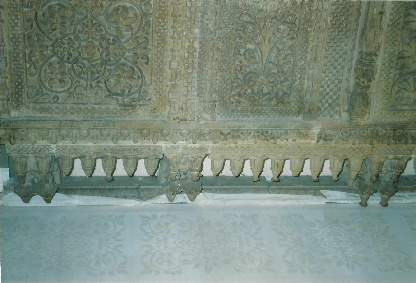 animali, cani, gatti, cavalli, quadri, ritratti, dipinti, su misura, animali vestiti, oggetti, arredi, uova dipeinte, piatti, decorazioni, trompe, fiori, stencil, decoupage, carta, colla, matita, pennello, olio su tela , riviste, pubblicazioni, eventi, Marina Rigolone, artista, pittrice, decoratrice,