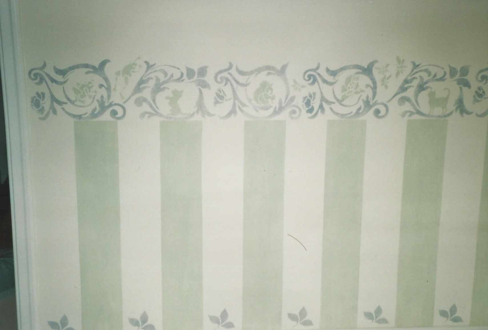 animali, cani, gatti, cavalli, quadri, ritratti, dipinti, su misura, animali vestiti, oggetti, arredi, uova dipeinte, piatti, decorazioni, trompe, fiori, stencil, decoupage, carta, colla, matita, pennello, olio su tela , riviste, pubblicazioni, eventi, Marina Rigolone, artista, pittrice, decoratrice,